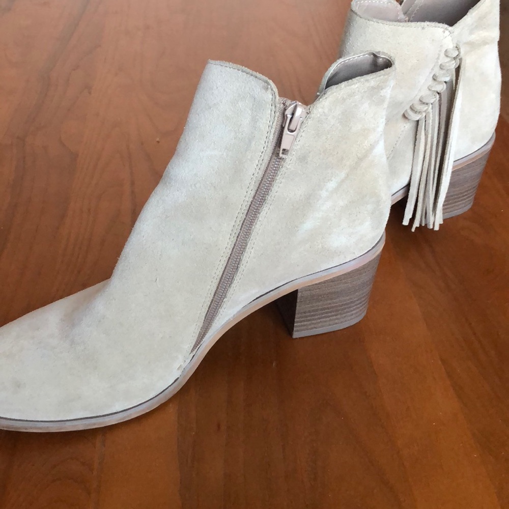 Kenneth Cole Reaction Beige Booties - Picture 5 of 6